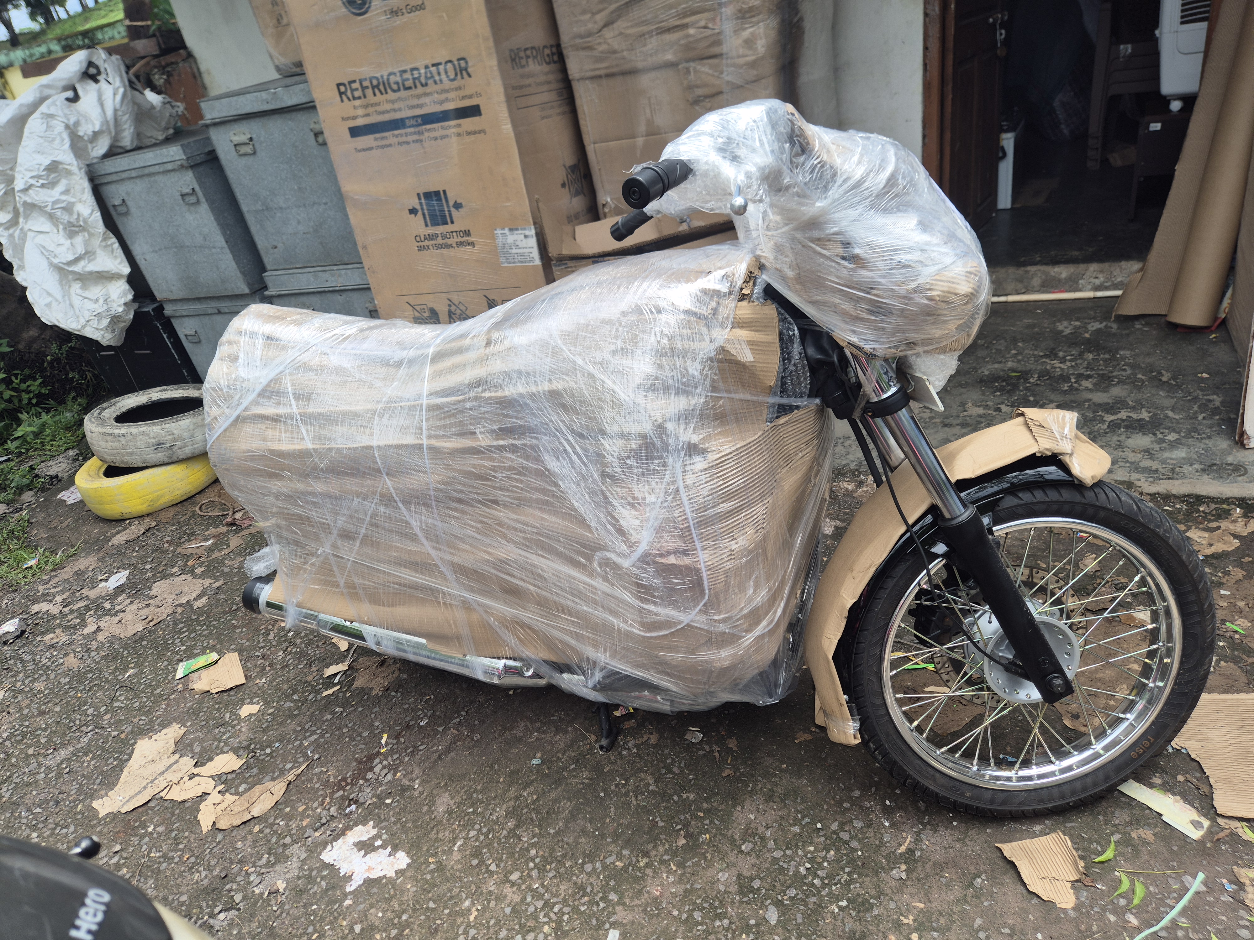 Packing fragile items